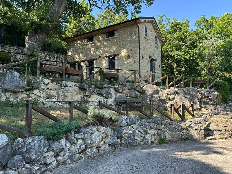 Rustico/Casale in vendita a Castel San Vincenzo - foto 1