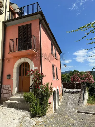 Casa Indipendente in vendita a Roccasicura - foto 1