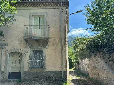 Casa Indipendente in vendita a Pizzone - foto 1