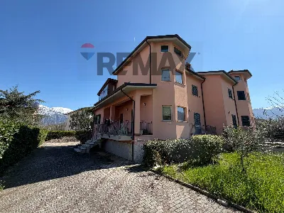 Villa a Pettorano sul Gizio