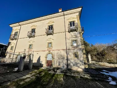 Villa in vendita a Capitignano - foto 1