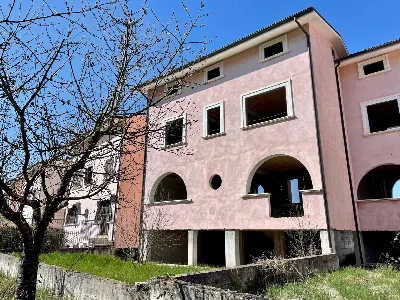 Villa in vendita a L'Aquila, Paganica, Tem... - foto 1