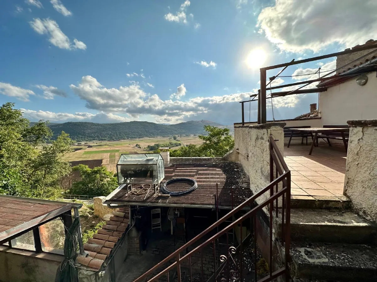 Casa Indipendente in vendita a Caporciano - foto 2