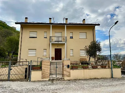 Casa Indipendente in vendita a Caporciano - foto 1