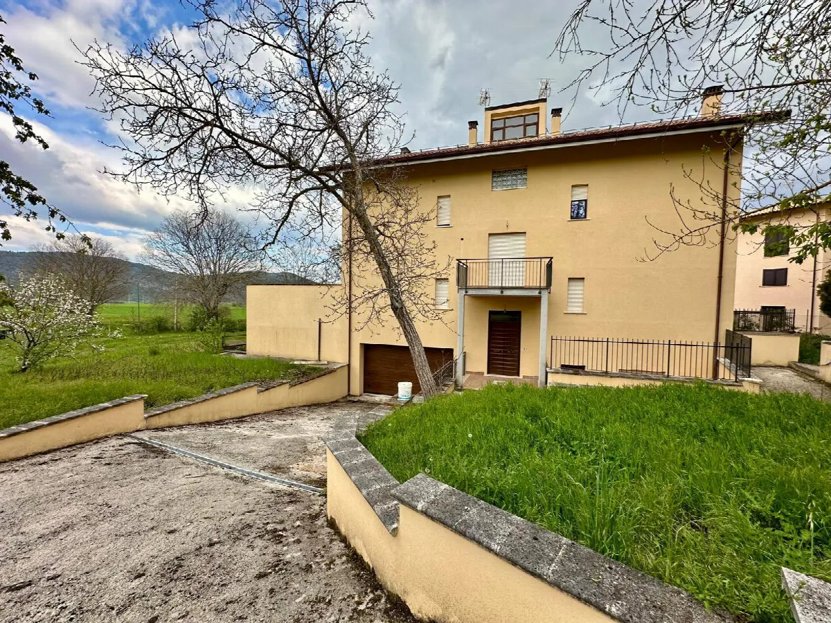 Casa Indipendente in vendita a Caporciano - foto 2