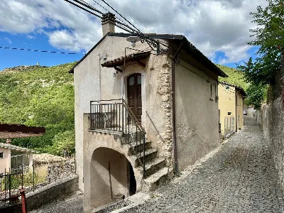 Casa Indipendente in vendita a Caporciano - foto 1