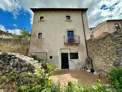 Casa Indipendente in vendita a Caporciano - foto 2