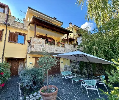 Villa in vendita a L'Aquila, Coppito, Pret... - foto 1