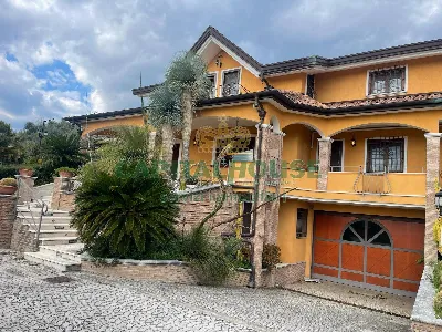 Villa in vendita a Avella - foto 1
