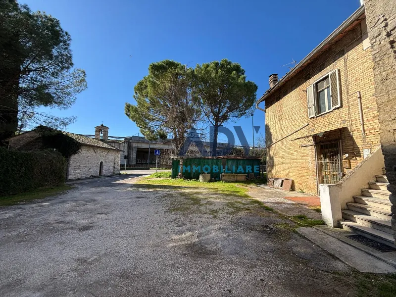 Casa Indipendente in vendita ad Assisi - foto 1