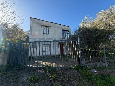 Villa a Ventimiglia di Sicilia