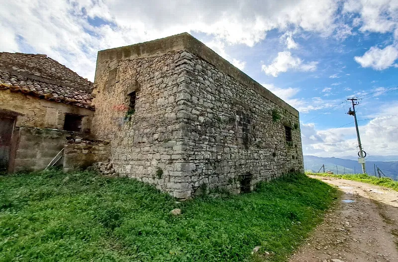 Rustico/Casale in vendita a Collesano - foto 1