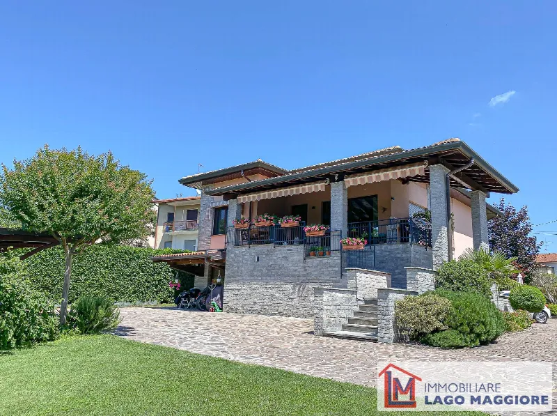 Villa in vendita a Ispra - foto 1