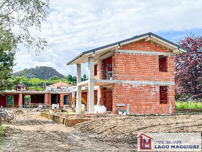 Villa in vendita a Angera - foto 2