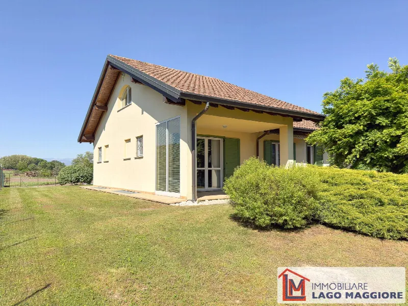 Villa in vendita a Angera - foto 3