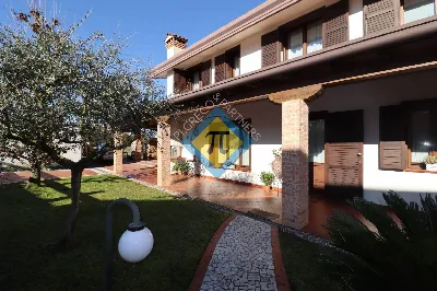 Villa in vendita a Pordenone, Vallenoncell... - foto 2