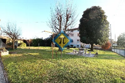 Villa a Caneva