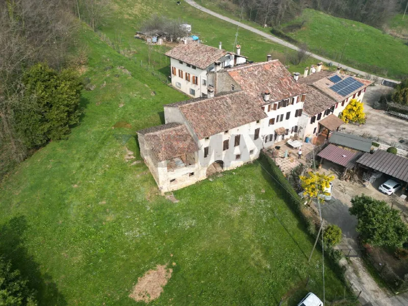 Rustico/Casale in vendita a Castelcucco - foto 1