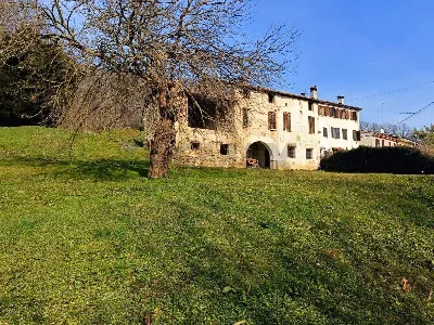 Rustico/Casale in vendita a Castelcucco - foto 2