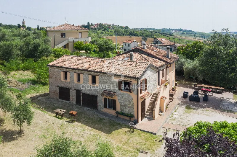 Rustico/Casale in vendita a Coriano - foto 1