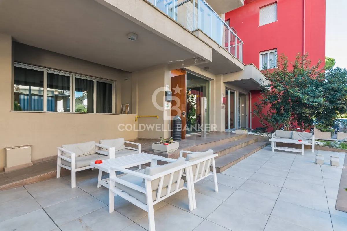 Palazzo/Stabile in vendita a Riccione - foto 2