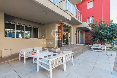 Palazzo/Stabile in vendita a Riccione - foto 2