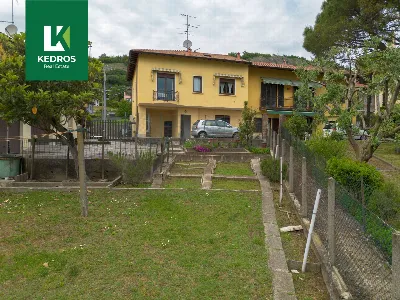 Casa Indipendente a Caravate