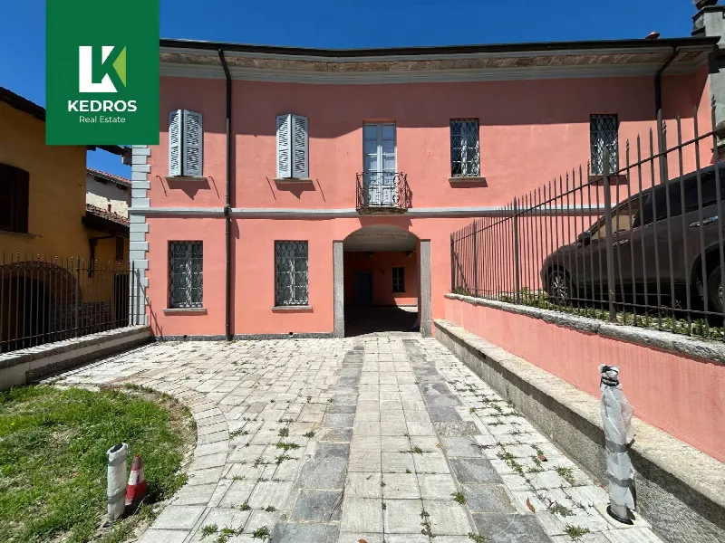 Casa Indipendente in vendita a Besozzo - foto 1