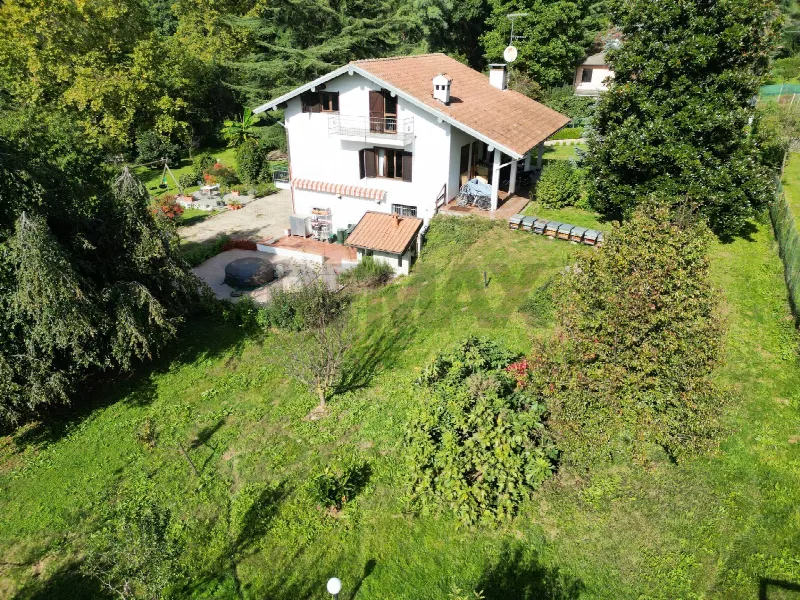 Villa in vendita ad Agrate Conturbia - foto 1
