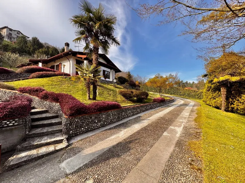 Villa in vendita a Arona - foto 1