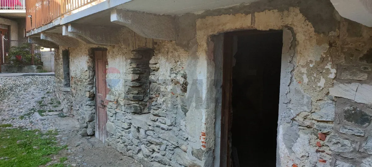 Casa Indipendente in vendita a Lesa - foto 2