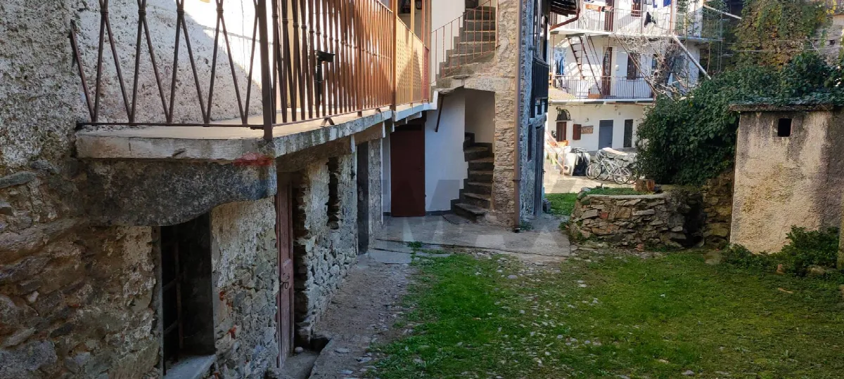Casa Indipendente in vendita a Lesa - foto 3