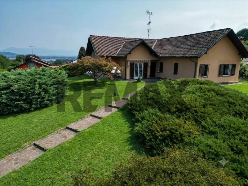Casa Indipendente in vendita a Dormelletto - foto 1