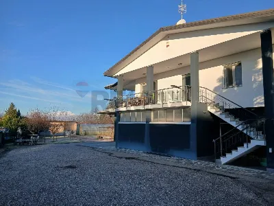 Villa in vendita a Sesto Calende - foto 1