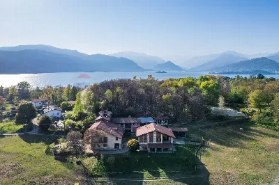 Villa in vendita a Laveno-Mombello - foto 1