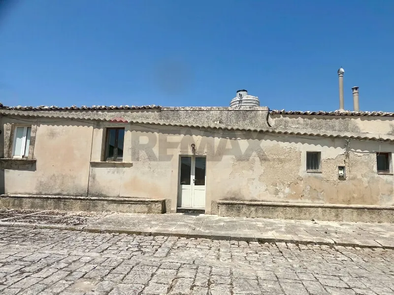 Casa Indipendente in vendita a Ragusa, Zona Industriale, Conservatore, San Giacomo - foto 1
