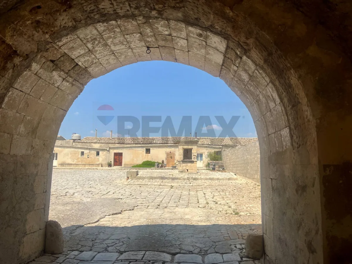 Casa Indipendente in vendita a Ragusa, Zona Industriale, Conservatore, San Giacomo - foto 2