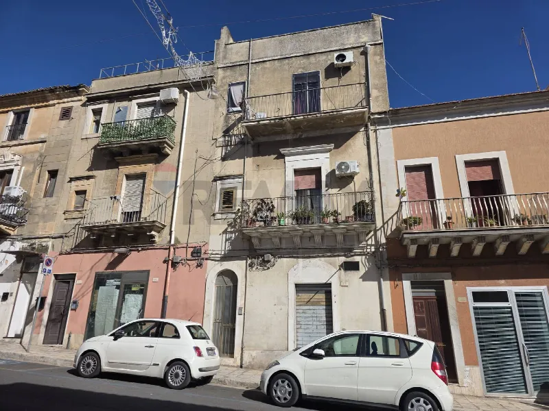Casa Indipendente in vendita a Ragusa, Ibla, Centro, San Luigi, Archimede - foto 1