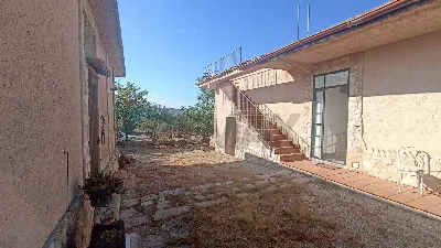 Rustico/Casale in vendita a Chiaramonte Gu... - foto 1