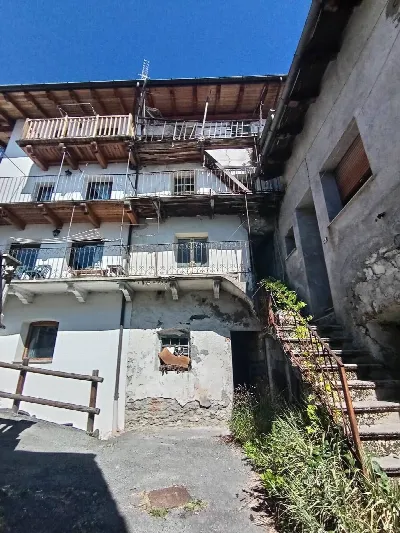 Casa Indipendente in vendita a Gignod - foto 1