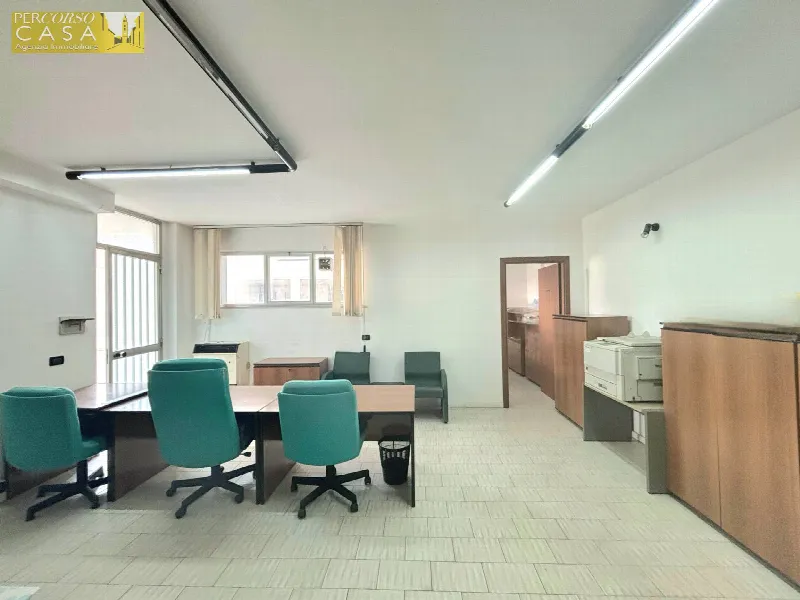 Ufficio in vendita a Montorio al Vomano - foto 1