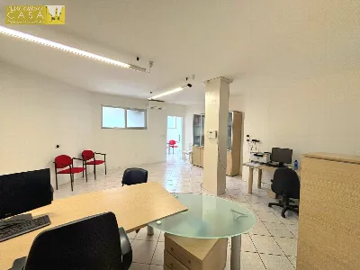 Ufficio in vendita a Montorio al Vomano - foto 2