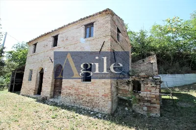 Rustico/Casale in vendita a Carassai - foto 6