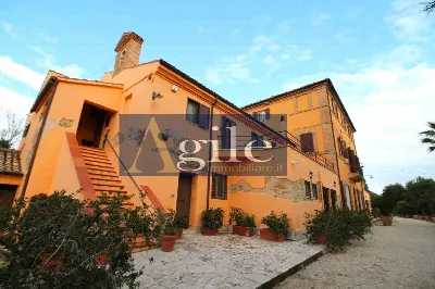 Palazzo/Stabile in vendita a Offida - foto 2