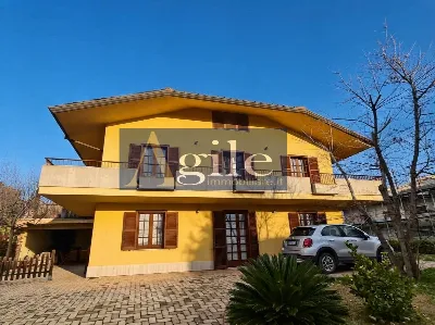 Villa in vendita a Sant'Omero - foto 1