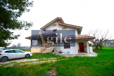 Villa a Sant'Egidio alla Vibrata