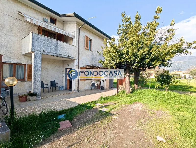 Casa Indipendente in vendita a Pietrasanta - foto 1
