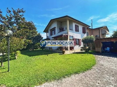 Casa Indipendente in vendita a Forte dei M... - foto 1