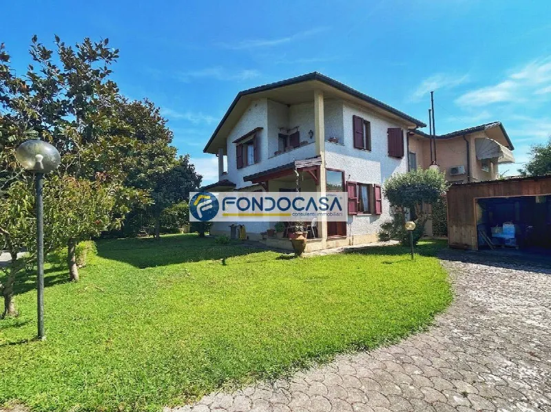Casa Indipendente in vendita a Forte dei Marmi - foto 1