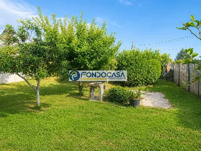 Villa in vendita a Camaiore - foto 1